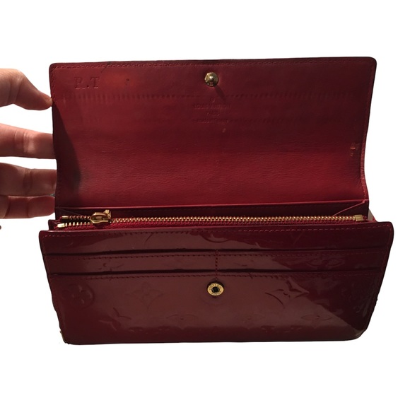 Authentic Louis Vuitton Red Vernis Sarah Wallet /WOC - Picture 10 of 14